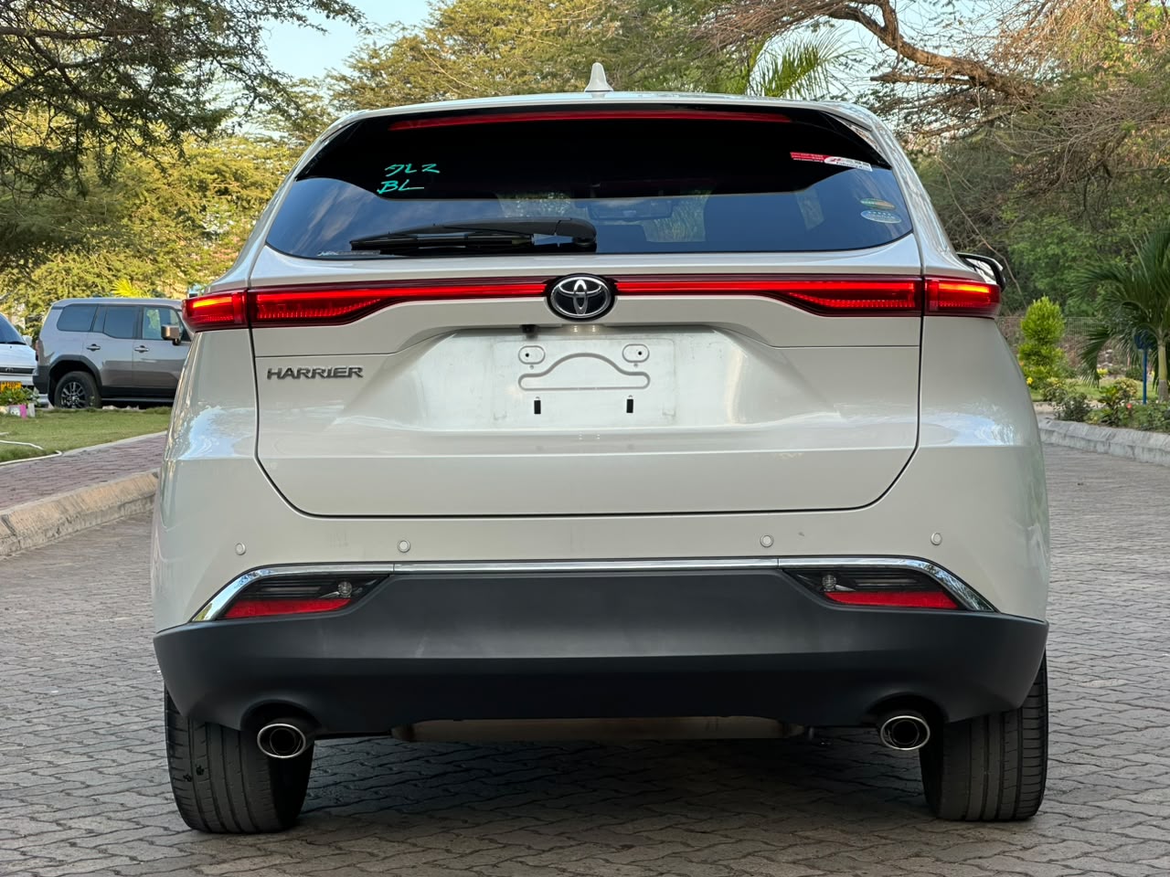 Toyota Harrier thumbnail 7